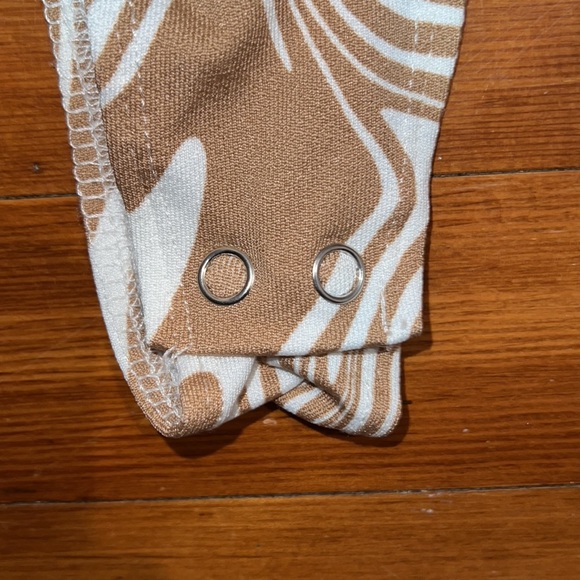 Long Sleeve Swirled Bodysuit - Picture 4 of 7